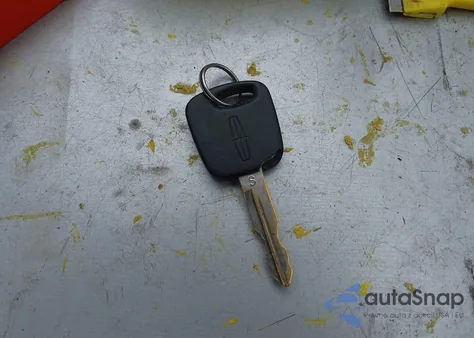 1998 Lincoln Navigator z USA, uszkodzony, nr VIN 5LMPU28LXWLJ47214